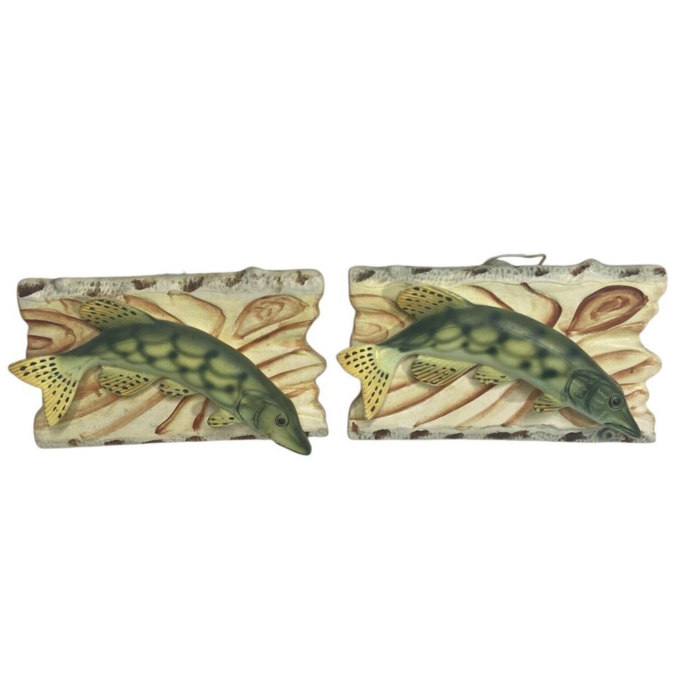 2 VTG ArtMark Japan Fish Wall Plaques 3D plaster Hand painted 6.5" x 4" Mancave